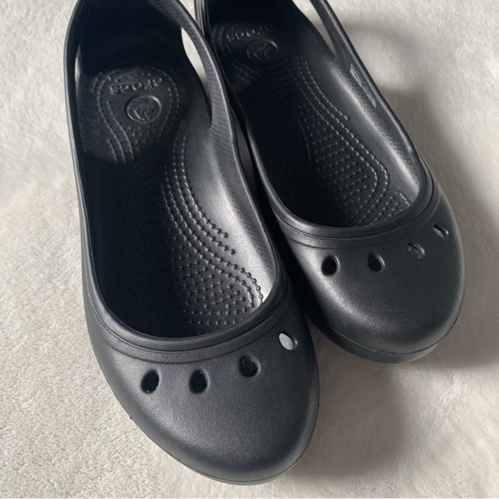 Crocs Women's Black Flats Size 7 - Picture 6 of 9